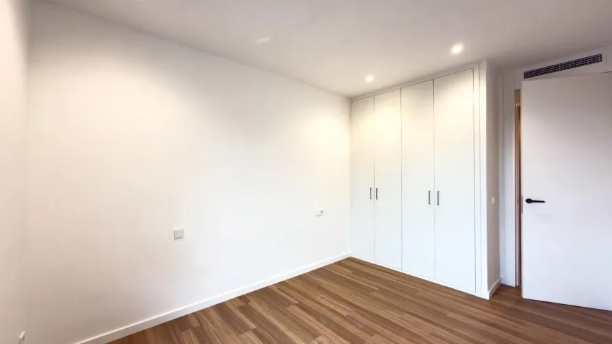 Apartamento de 3 dormitorios en Madrid, Spain No. 956 № 25