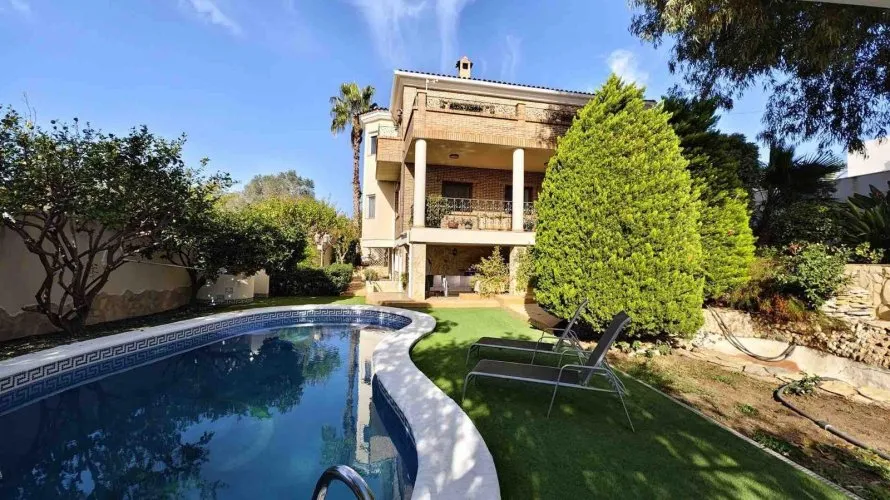 Villa de 5 dormitorios en Ciudad Quesada, Spain No. 105 № 1
