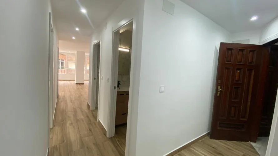 Apartamento de 3 dormitorios en Torrevieja, Spain No. 135 № 10