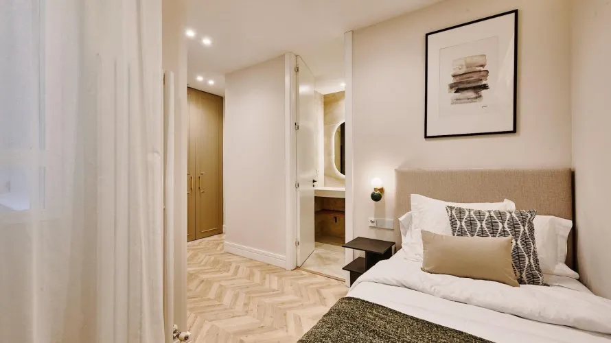 Apartamento de 3 dormitorios en Madrid, Spain No. 697 № 15