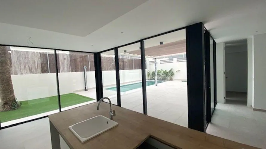 Villa de 3 dormitorios en Alicante, Spain No. 534 № 3