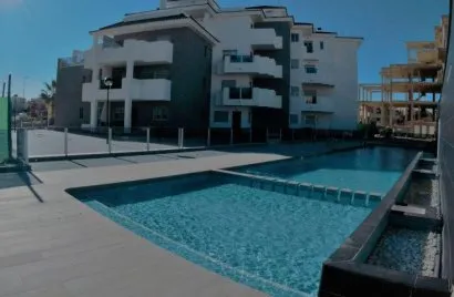 Apartamento de 2 dormitorios en Campoamor, Spain No. 272