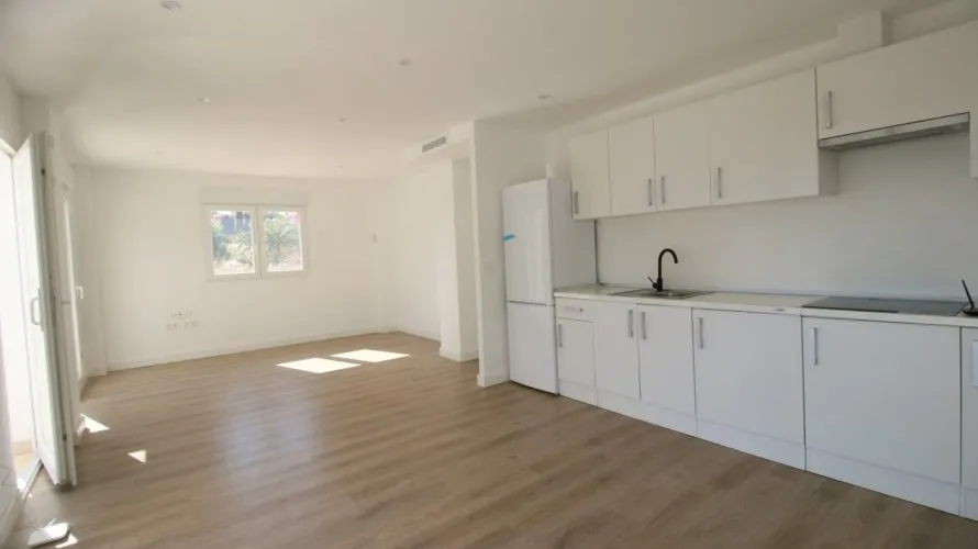 Apartamento de 4 dormitorios en La Torre, Spain No. 319 № 3