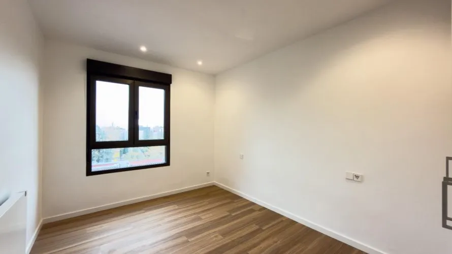 Apartamento de 3 dormitorios en Madrid, Spain No. 956 № 24