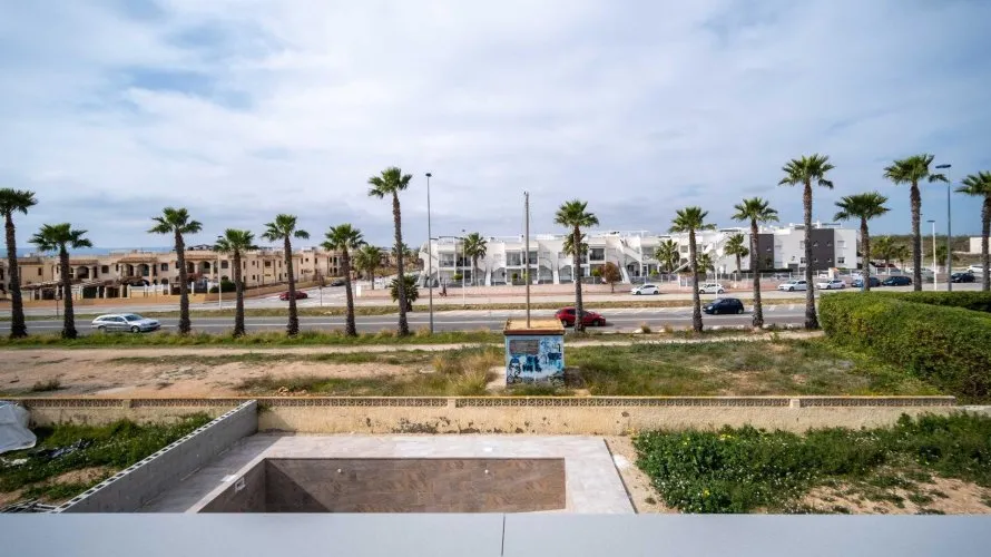 Villa de 3 dormitorios en Torrevieja, Spain No. 409 № 10