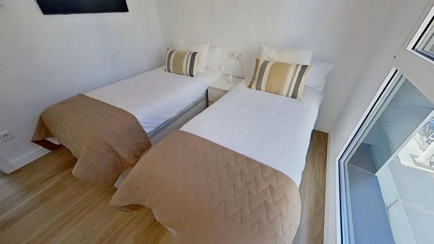 Apartamento de 2 dormitorios en Benidorm, Spain No. 107 № 12