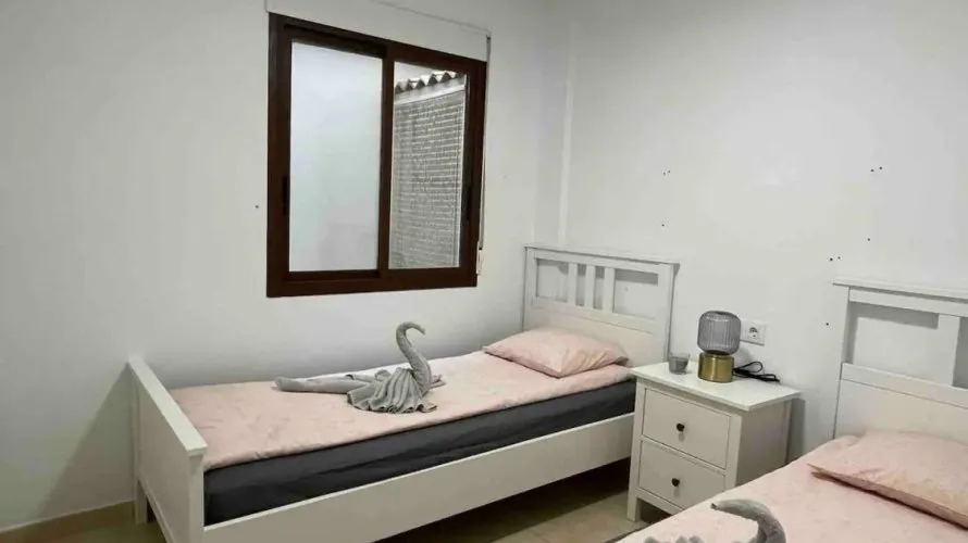 Apartamento de 2 dormitorios en Torrevieja, Spain No. 933 № 14