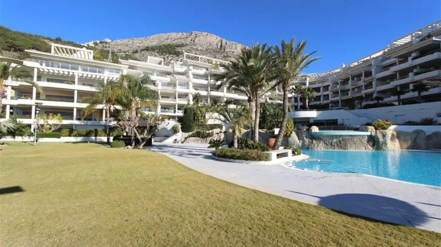 Apartamento de 260m² en El Mascarat, Spain No. 914 № 8