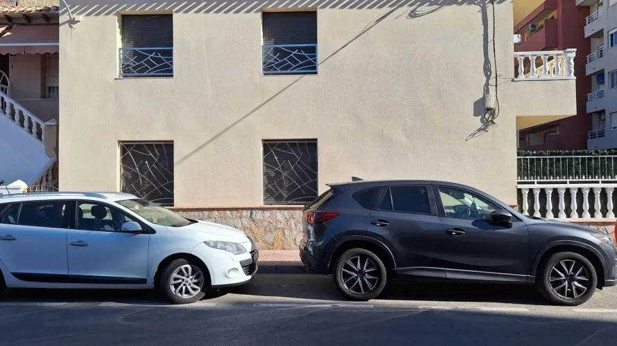 Сasa de 3 dormitorios en Torrevieja, Spain No. 940