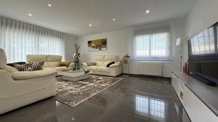 Villa de 5 dormitorios en San Juan, Spain No. 669 № 21