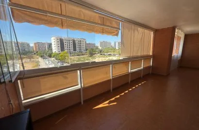 Apartamento de 3 dormitorios en Alicante, Spain No. 126