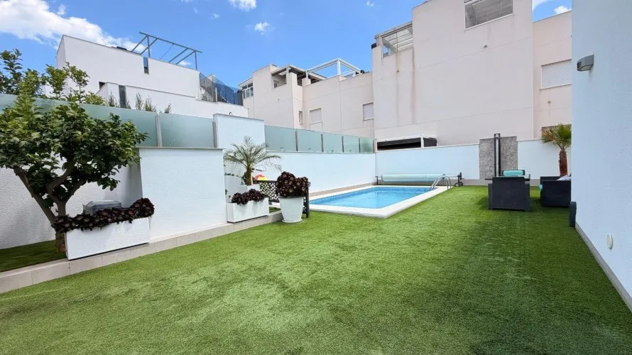 Villa de 5 dormitorios en Torrevieja, Spain No. 863 № 26