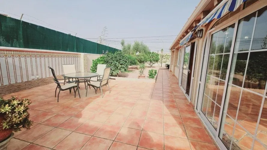 Villa de 5 dormitorios en Torrevieja, Spain No. 716 № 3