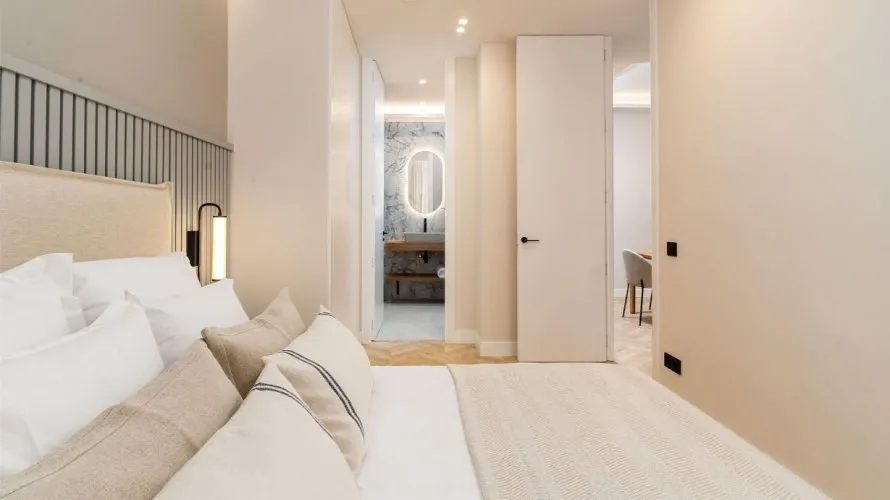 Apartamento de 3 dormitorios en Madrid, Spain No. 549 № 4