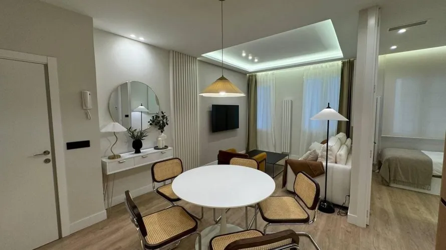 Apartamento de 2 dormitorios en Madrid, Spain No. 587