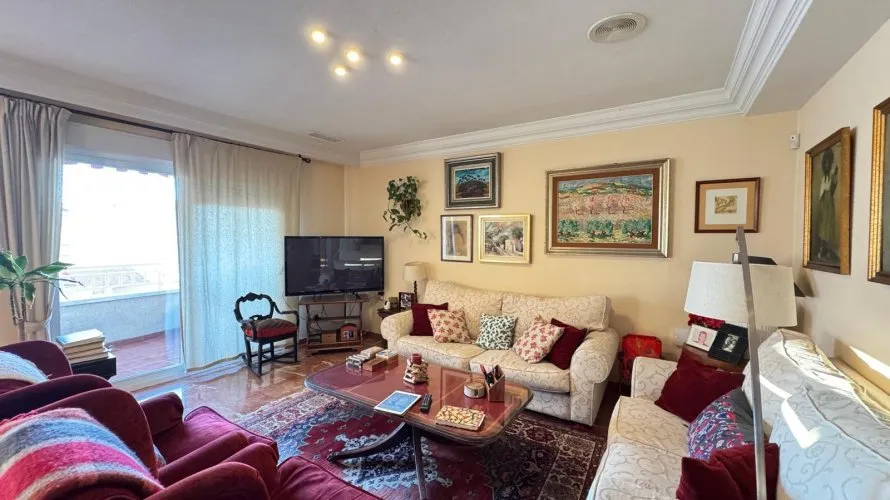 Apartamento de 4 dormitorios en Torrevieja, Spain No. 84 № 4