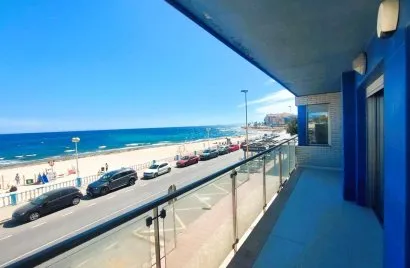Apartamento de 4 dormitorios en Torrevieja, Spain No. 561