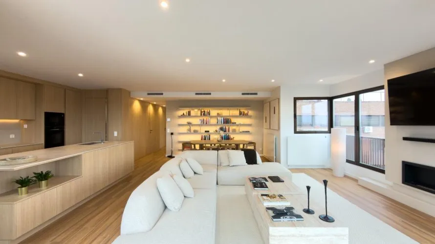 Apartamento de 3 dormitorios en Madrid, Spain No. 956 № 1