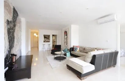Apartamento de 3 dormitorios en Torrevieja, Spain No. 594