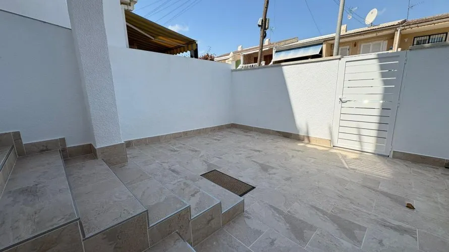 Сasa de 3 dormitorios en Torrevieja, Spain No. 791 № 16