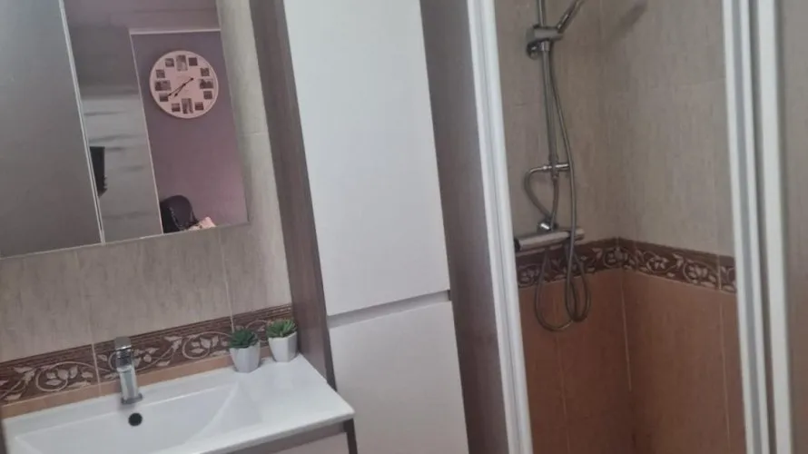 Apartamento de 3 dormitorios en Torrevieja, Spain No. 244 № 26