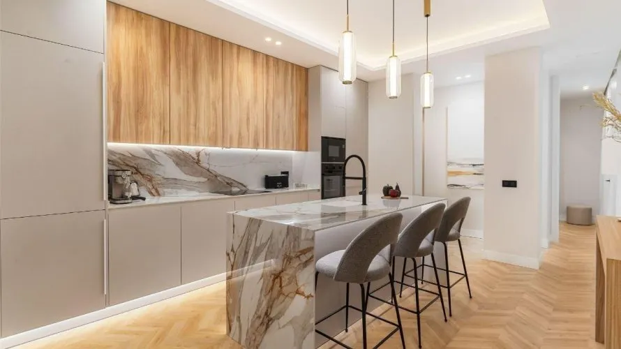 Apartamento de 3 dormitorios en Madrid, Spain No. 549 № 2