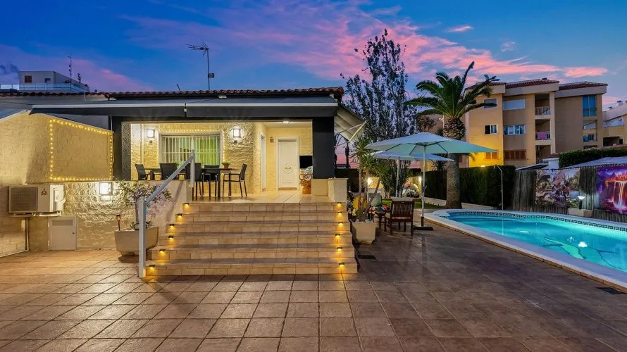 Villa de 4 dormitorios en Torrevieja, Spain No. 835 № 28