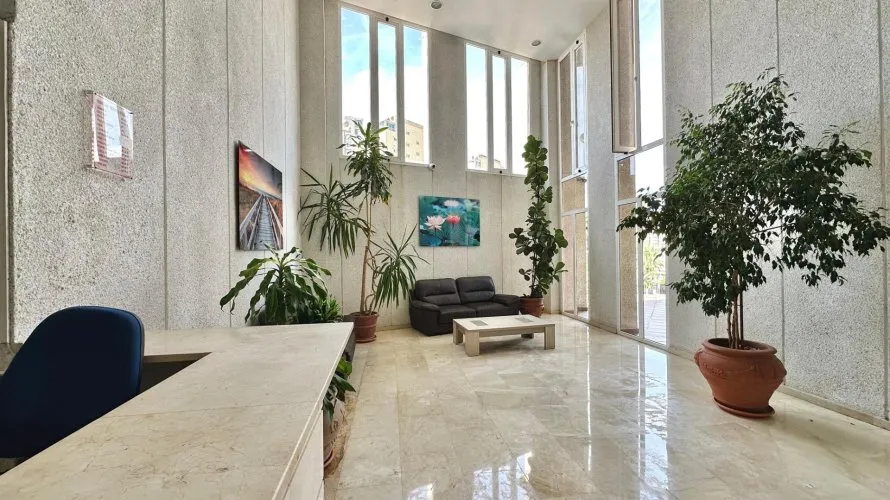 Apartamento de 64m² en Benidorm, Spain No. 630 № 2