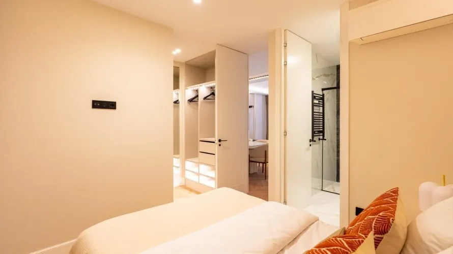 Apartamento de 3 dormitorios en Madrid, Spain No. 234 № 17