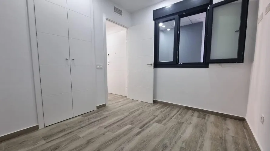 Apartamento de 3 dormitorios en Torrevieja, Spain No. 104 № 13