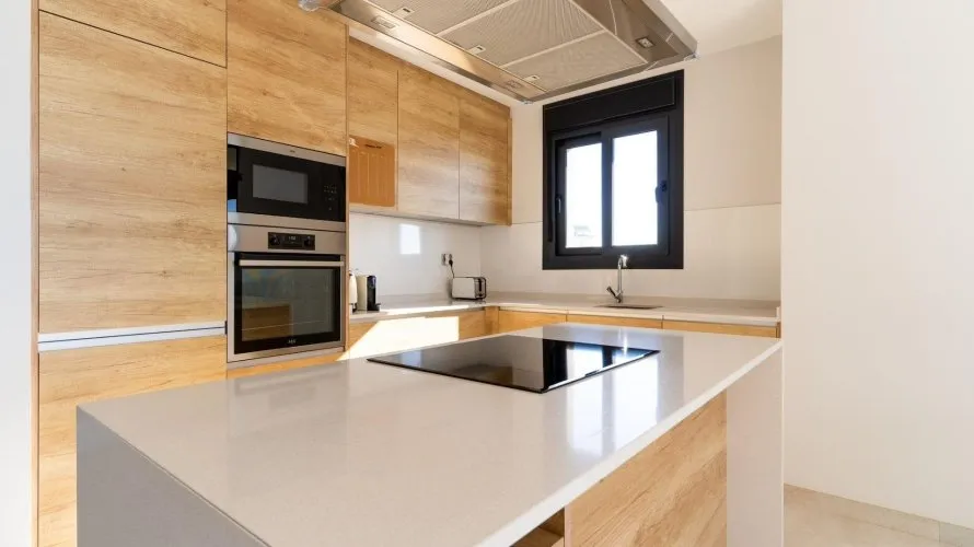 Apartamento de 3 dormitorios en Benidorm, Spain No. 853 № 2