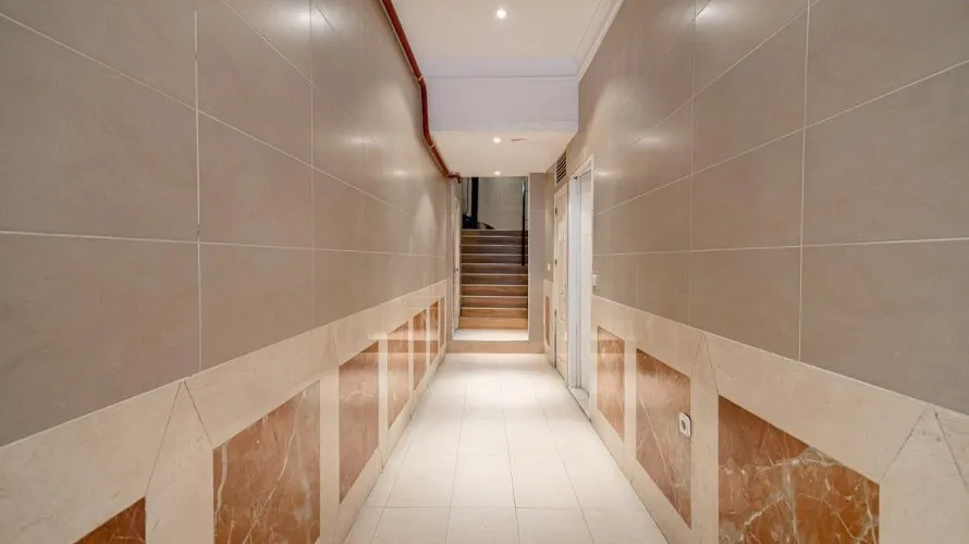 Apartamento de 3 dormitorios en Madrid, Spain No. 550 № 14