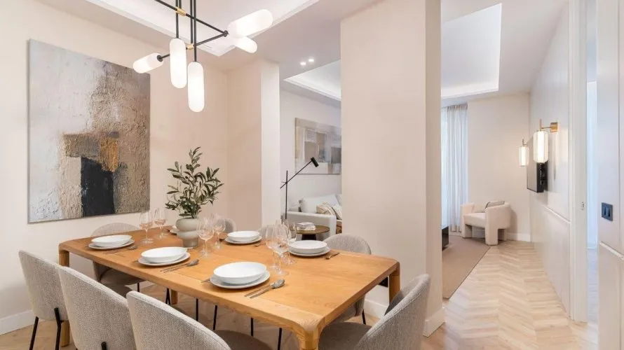 Apartamento de 3 dormitorios en Madrid, Spain No. 549 № 1