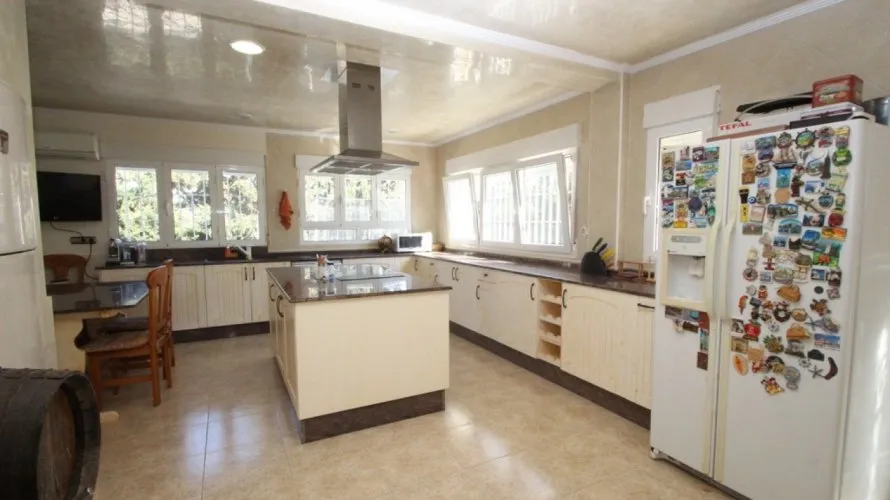 Villa de 5 dormitorios en Cabo Roig, Spain No. 563 № 10