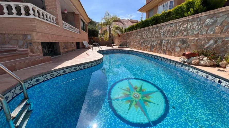 Villa de 480m² en Benidorm, Spain No. 656 № 2