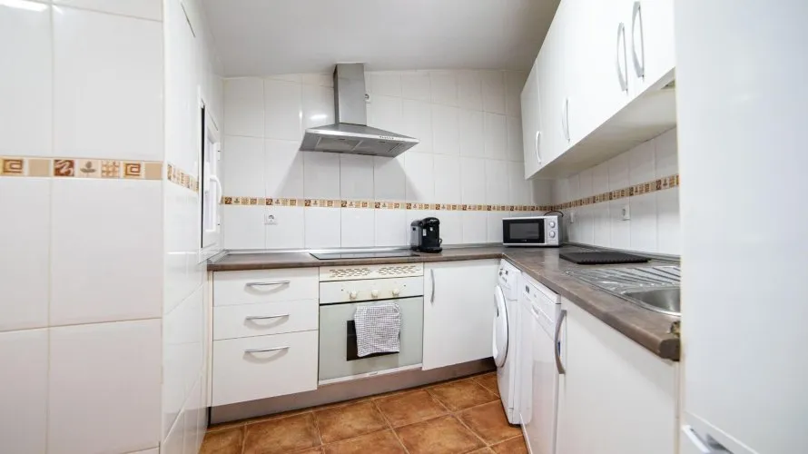 Apartamento de 3 dormitorios en Madrid, Spain No. 579 № 1