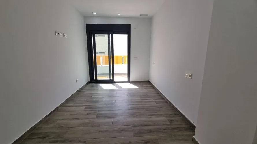 Apartamento de 3 dormitorios en Torrevieja, Spain No. 104 № 25