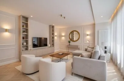 Apartamento de 2 dormitorios en Madrid, Spain No. 736