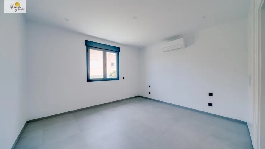 Villa de 5 dormitorios en Calpe, Spain No. 443 № 10