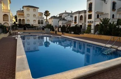 Apartamento de 3 dormitorios en Torrevieja, Spain No. 795