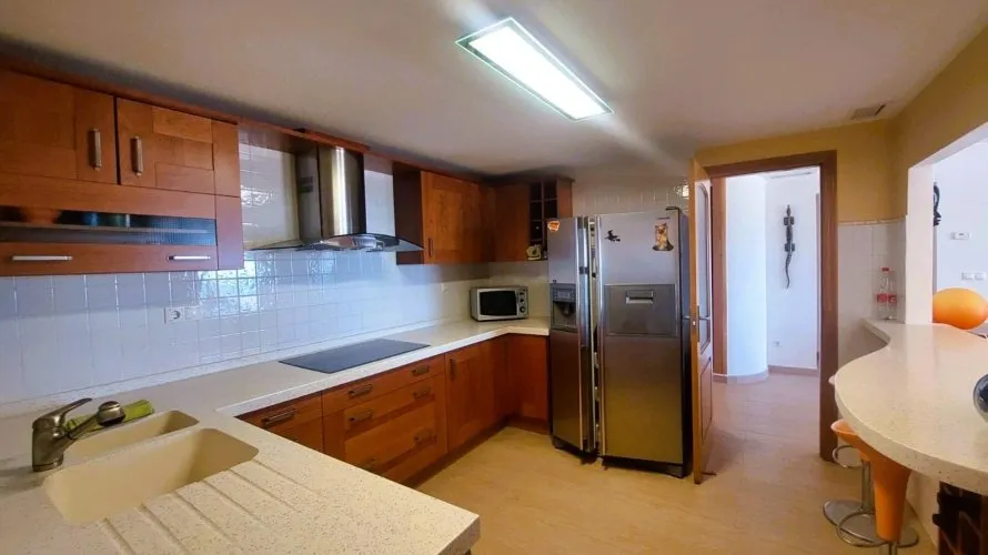 Apartamento de 4 dormitorios en Torrevieja, Spain No. 561 № 22