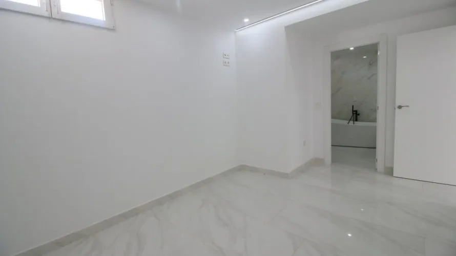 Apartamento de 4 dormitorios en La Torre, Spain No. 319 № 22