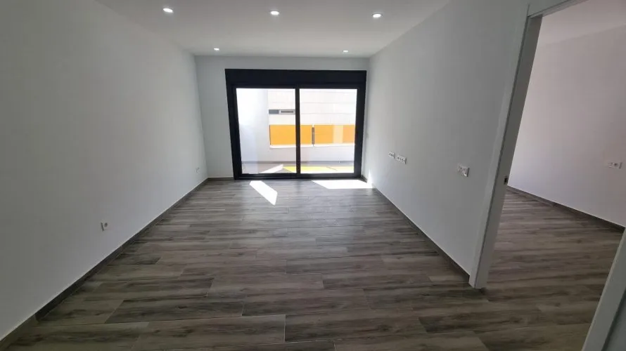 Apartamento de 3 dormitorios en Torrevieja, Spain No. 104 № 21
