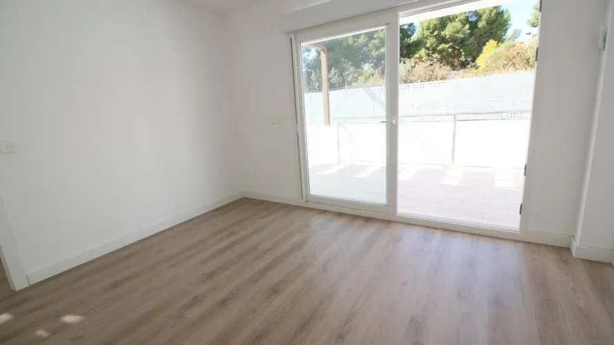 Apartamento de 4 dormitorios en La Torre, Spain No. 319 № 8