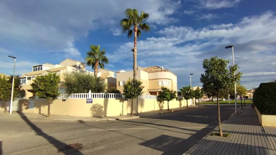 Apartamento de 6 dormitorios en Torrevieja, Spain No. 842 № 24