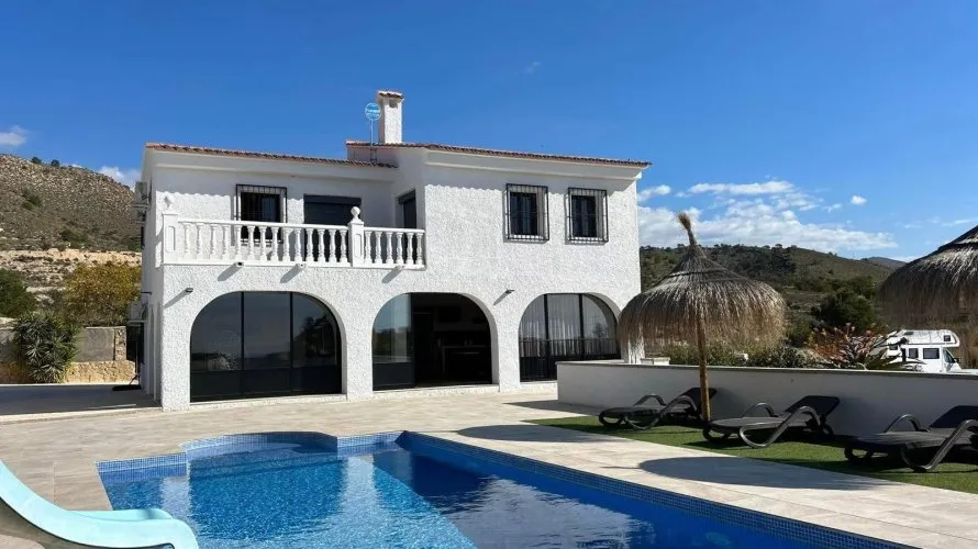 Сasa de 4 dormitorios en Villajoyosa, Spain No. 805 № 28
