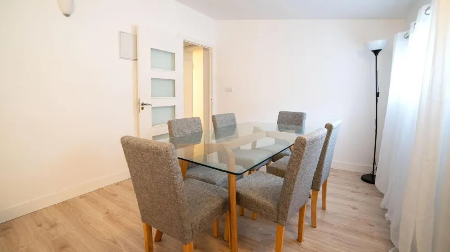 Apartamento de 3 dormitorios en Madrid, Spain No. 579 № 2