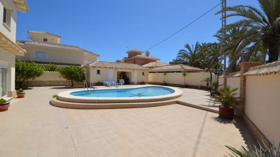 Villa de 276m² en Cabo Roig, Spain No. 257 № 2