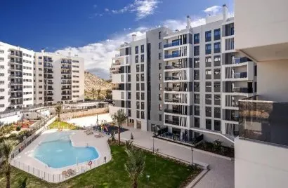 Apartamento de 3 dormitorios en Alicante, Spain No. 779