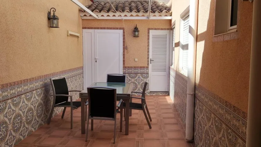 Сasa de 3 dormitorios en Torrevieja, Spain No. 750 № 4